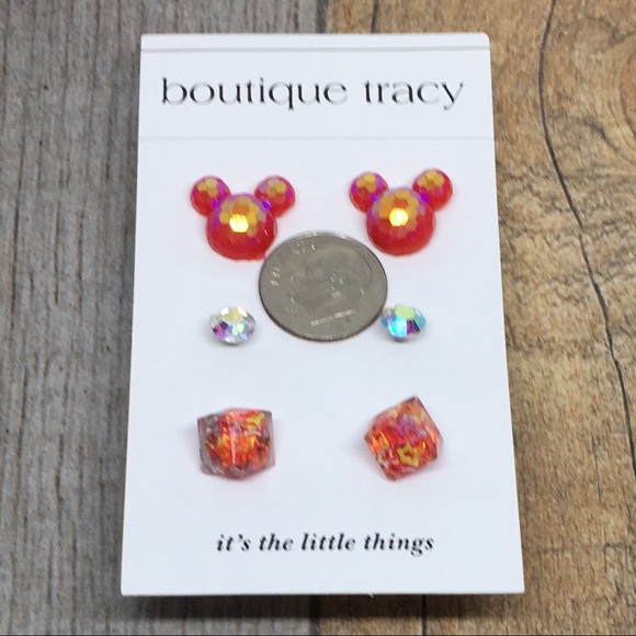 Trio Dainty Earrings IT’S THE LITTLE THINGS Card - Picture 4 of 5